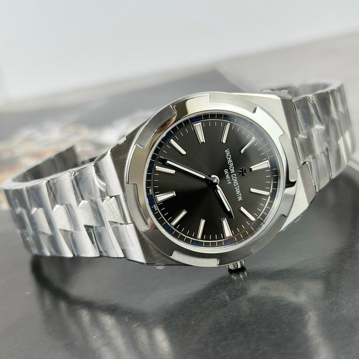 Vacheron Constantin Overseas 2000V/120G-B122 1:1 Best Edition XF Fabbrica Gray Dial Newest Version
