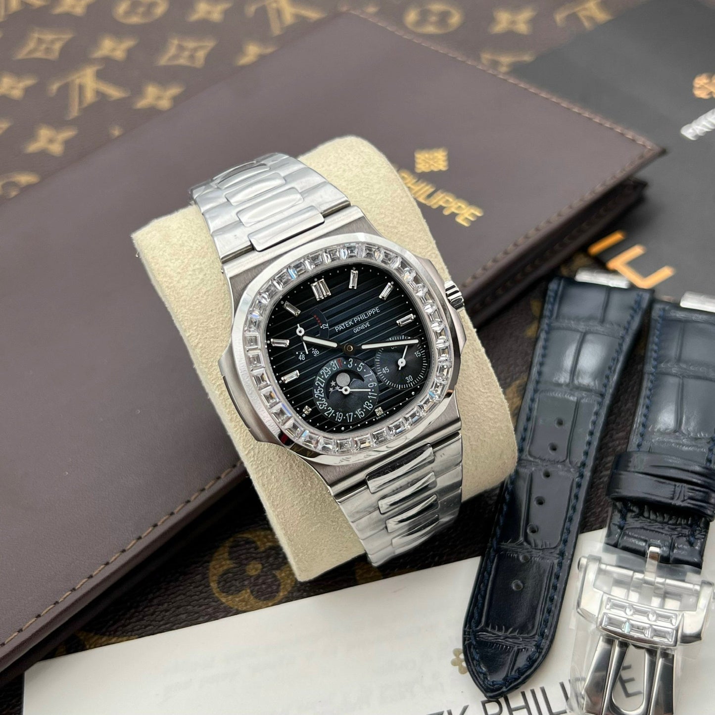 Patek Philippe Nautilus 5712/1R-001 1:1 edizione migliore GR Fabbrica quadrante blu and Stone