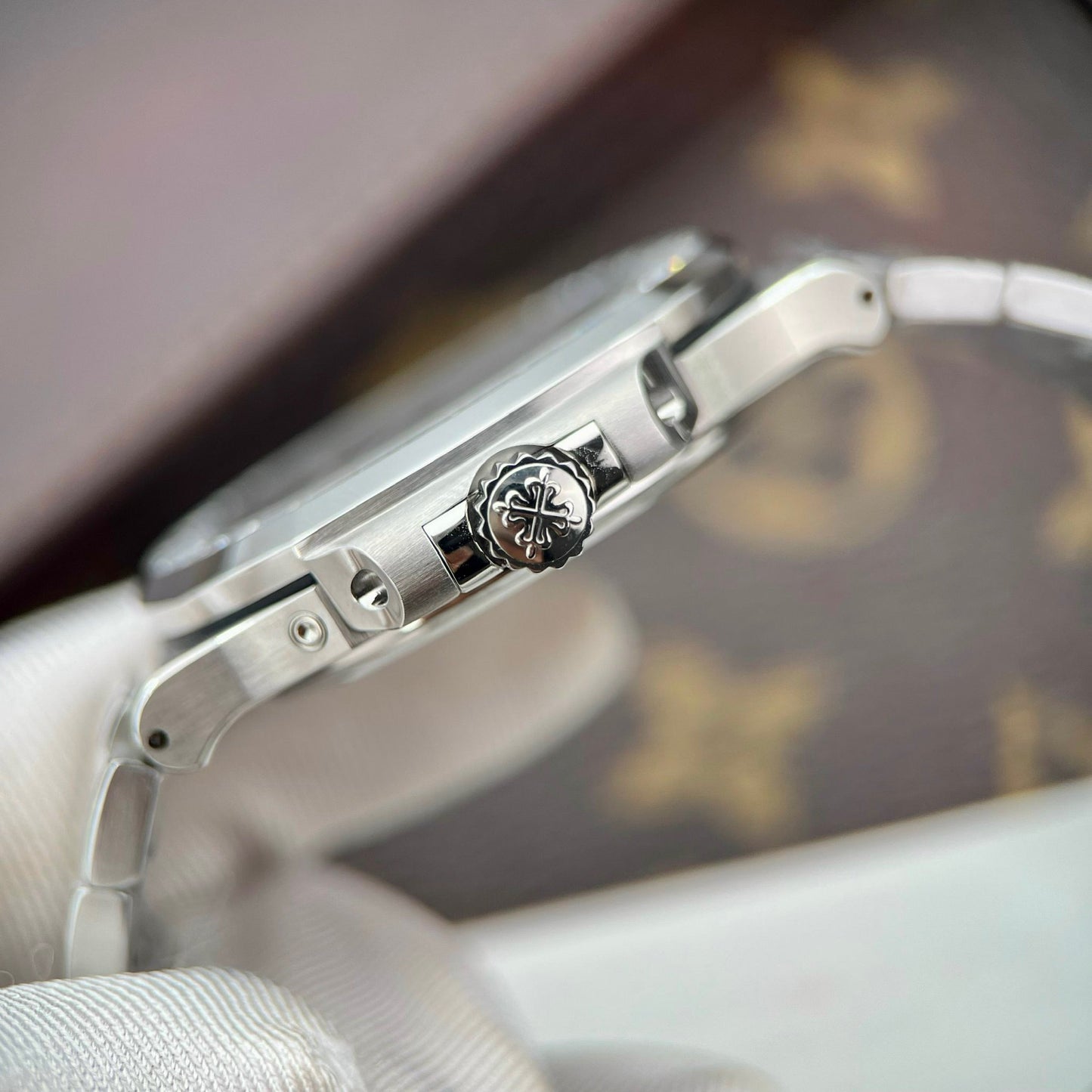 Patek Philippe Nautilus 5712/1R-001 1:1 edizione migliore GR Fabbrica quadrante blu and Stone