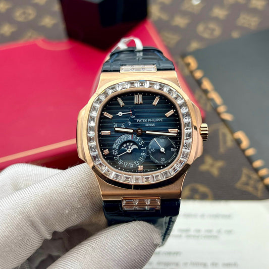 Patek Philippe Nautilus 5724R  1:1 edizione migliore quadrante blu custom 18k and moissanite
