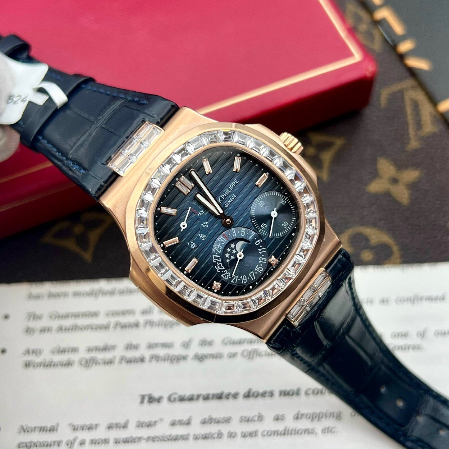 Patek Philippe Nautilus 5724R  1:1 edizione migliore quadrante blu custom 18k and moissanite