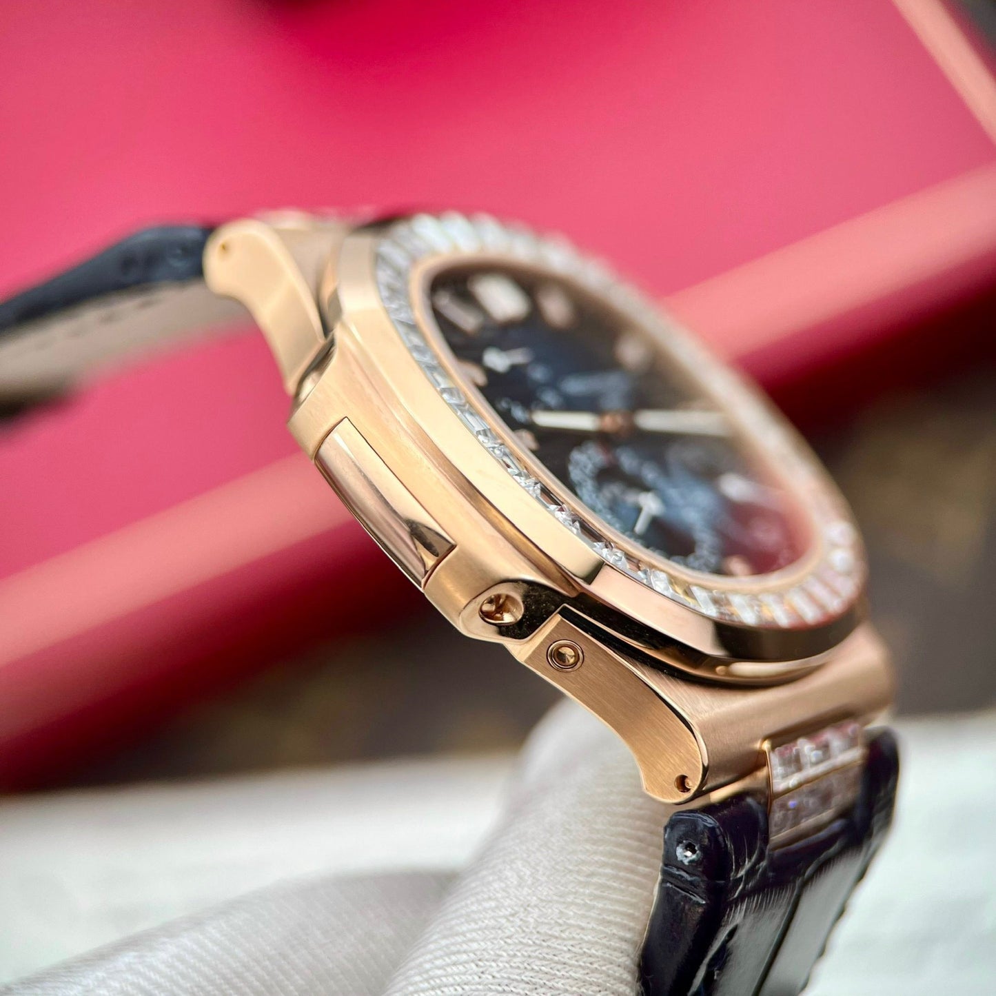 Patek Philippe Nautilus 5724R  1:1 edizione migliore quadrante blu custom 18k and moissanite