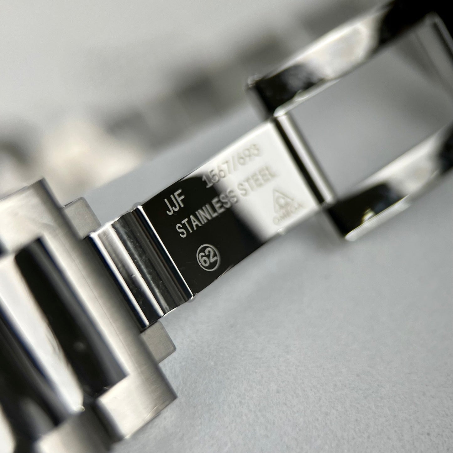 Omega Seamaster 220.10.41.21.01.001 1:1 edizione migliore VS Fabbrica quadrante nero versão mais recente