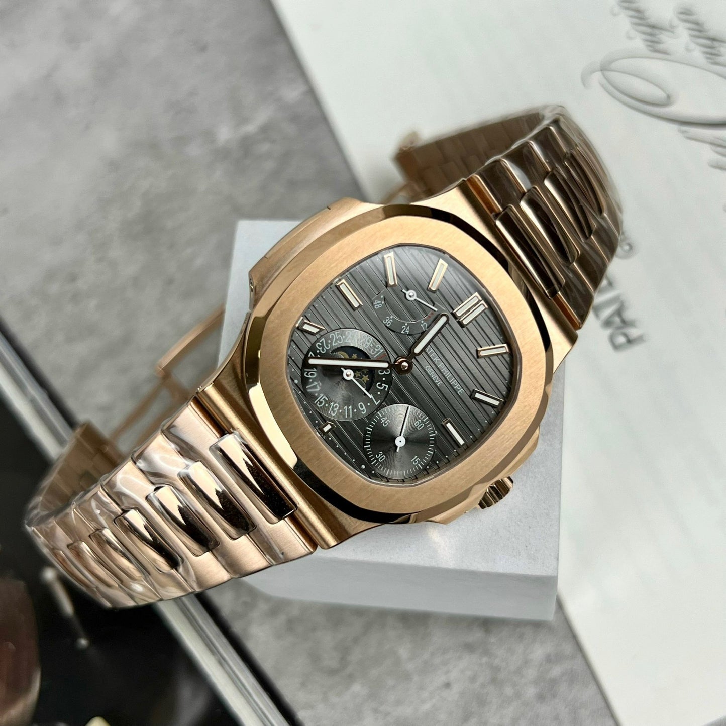 Patek Philippe Nautilus 5712/1R-001 1:1 edizione migliore GR Fabbrica Grigio quadrante Rosa Oro