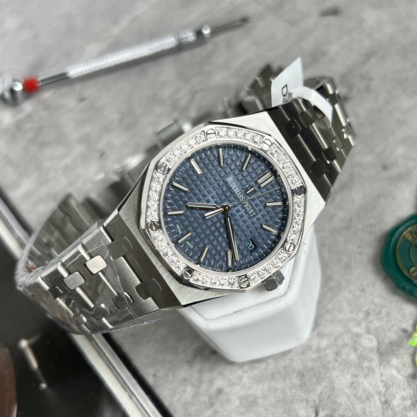 Audemars Piguet Royal Oak 67651IP.ZZ.1261IP.01 1:1 Best Edition ZF Fabbrica Blue Dial Moissanite bezel