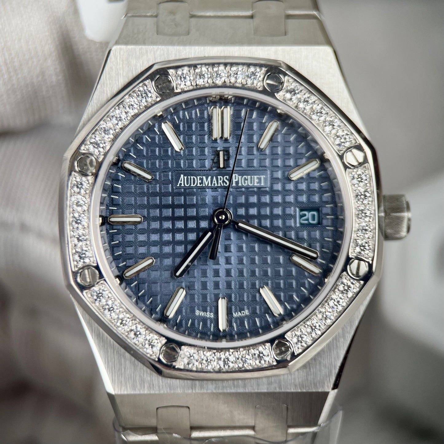 Audemars Piguet Royal Oak 67651IP.ZZ.1261IP.01 1:1 Best Edition ZF Fabbrica Blue Dial Moissanite bezel