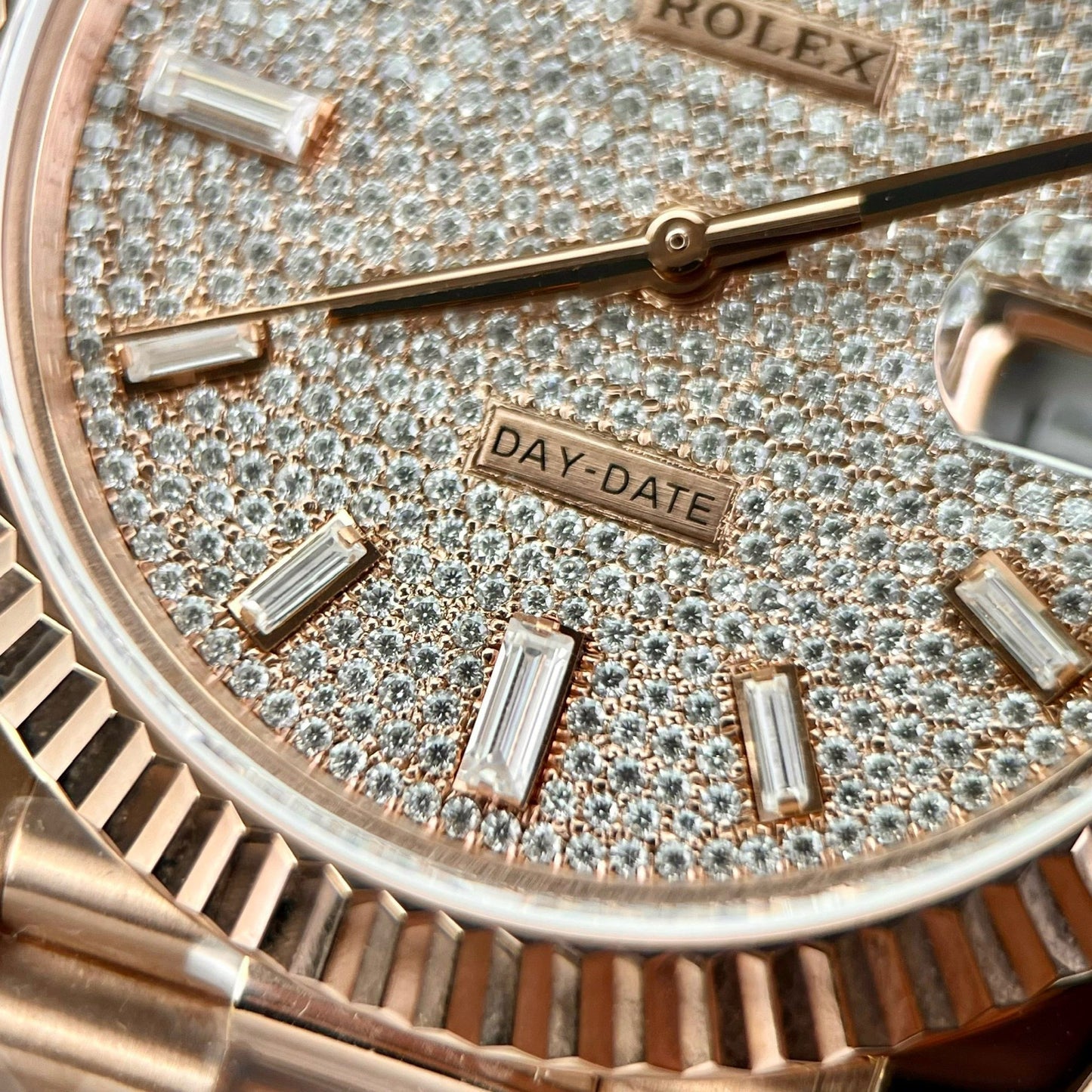 Rolex Day Date m228235-0036 custom 18k Everose Oro 1:1 edizione migliore GM Fabbrica Moissanite quadrante