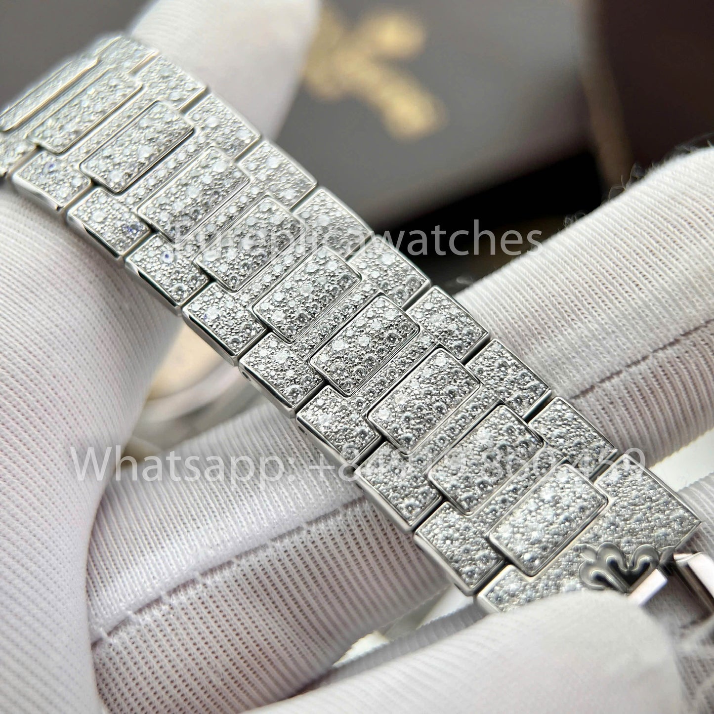 Patek Philippe Nautilus 7118/1450G-001 Full Iced Out - 1:1 Best Clone Custom Watch