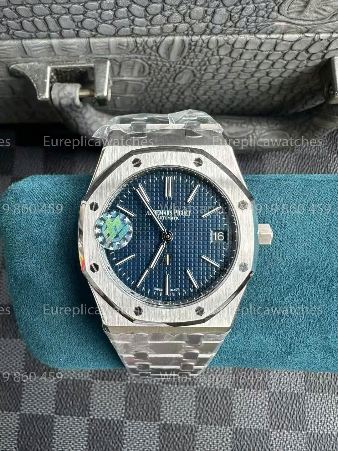 Audemars Piguet Royal Oak 15202IP.OO.1240IP.01 1:1 Best Clone ZF Fabbrica Smoked Blue Dial